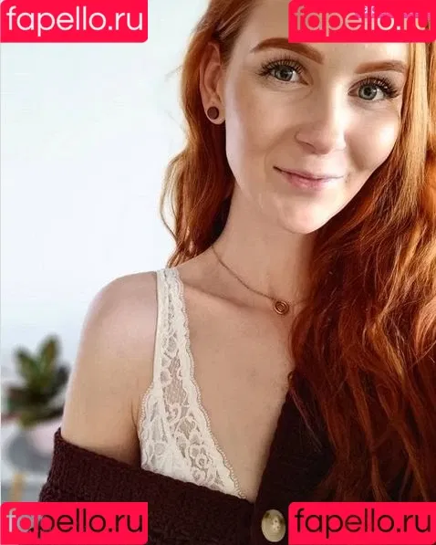 LittleBee Onlyfans Photo Gallery 
