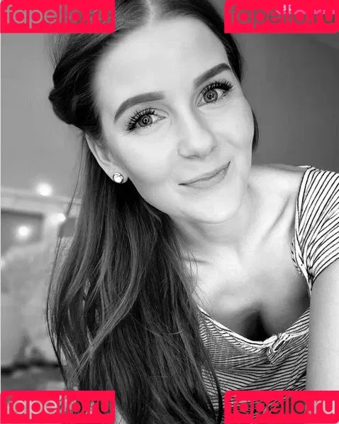 LittleBee Onlyfans Photo Gallery 