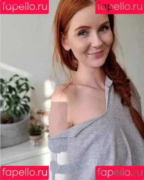 LittleBee Onlyfans Photo Gallery 