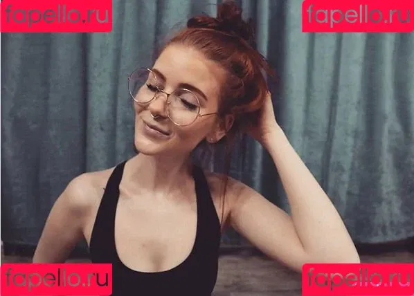 LittleBee Onlyfans Photo Gallery 