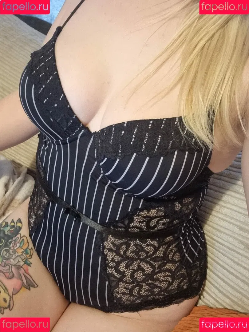 LittleBee Onlyfans Photo Gallery 