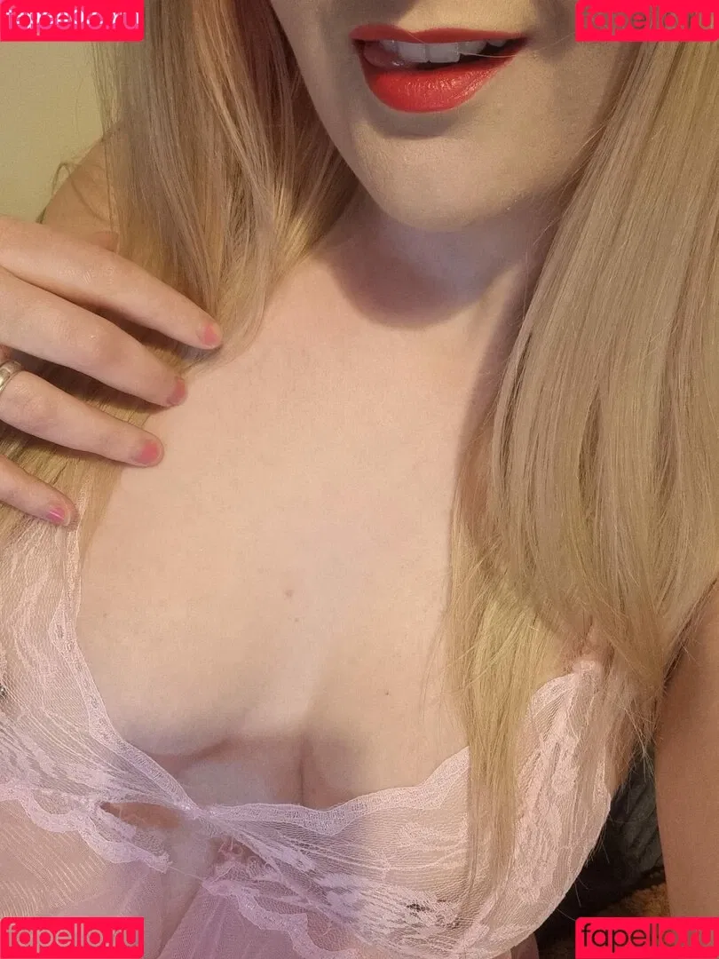 LittleBee Onlyfans Photo Gallery 