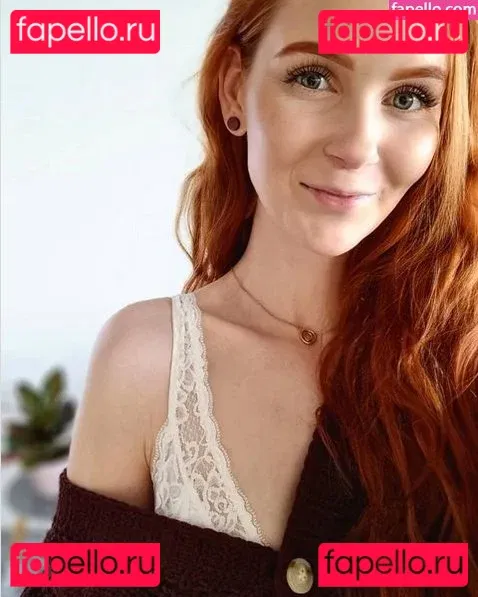 LittleBee Onlyfans Photo Gallery 