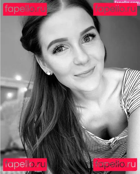 LittleBee Onlyfans Photo Gallery 