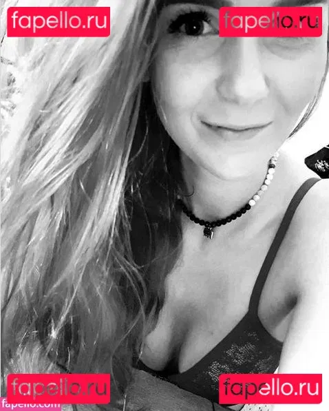 LittleBee Onlyfans Photo Gallery 