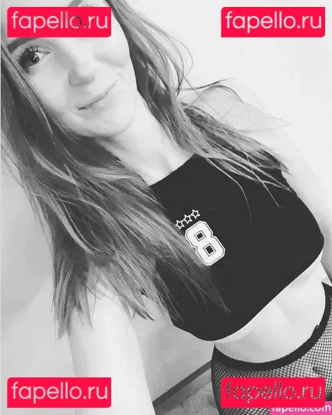 LittleBee Onlyfans Photo Gallery 