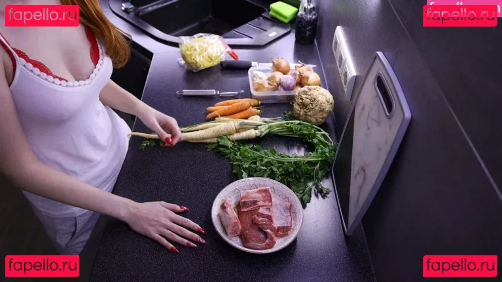 LittleBee Onlyfans Photo Gallery 