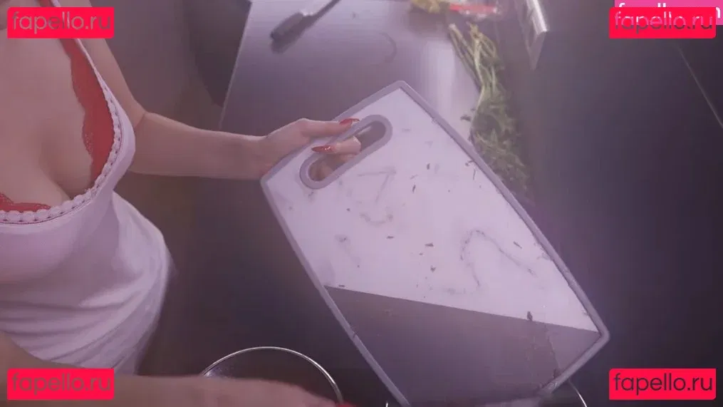 LittleBee Onlyfans Photo Gallery 