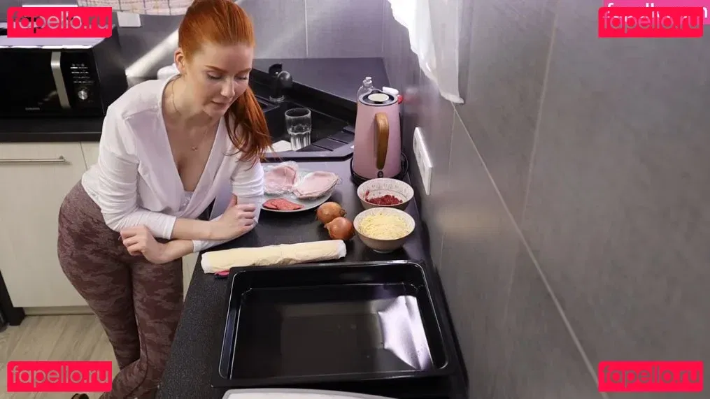 LittleBee Onlyfans Photo Gallery 