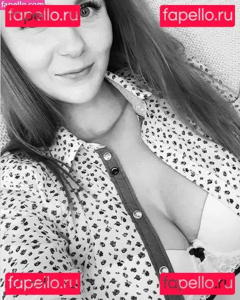 LittleBee Onlyfans Photo Gallery 