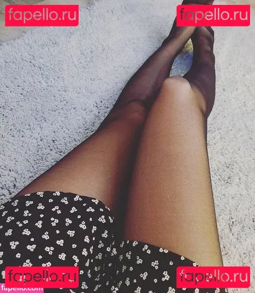 LittleBee Onlyfans Photo Gallery 