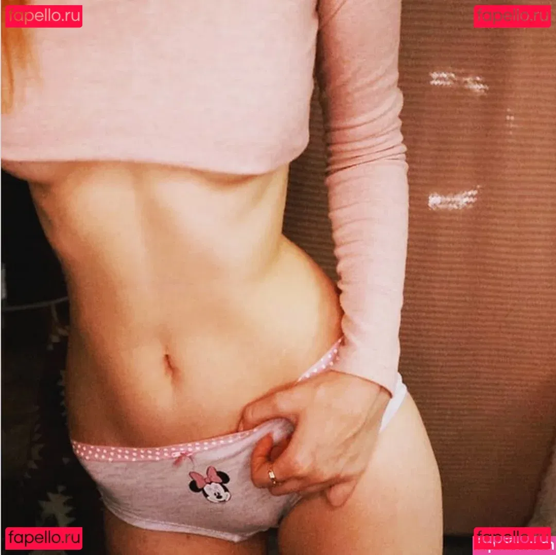 LittleBee Onlyfans Photo Gallery 