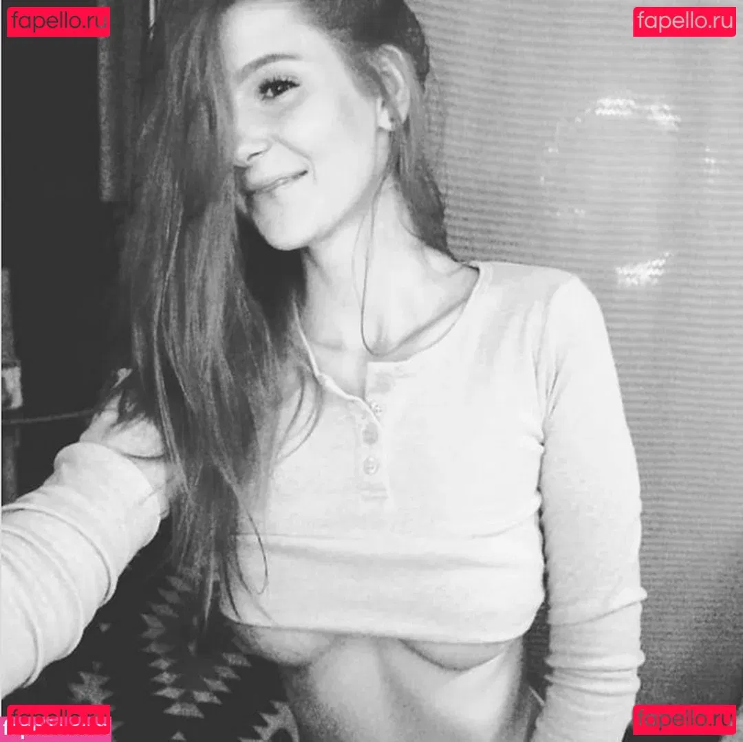 LittleBee Onlyfans Photo Gallery 