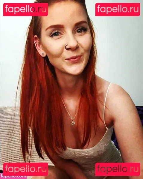 LittleBee Onlyfans Photo Gallery 