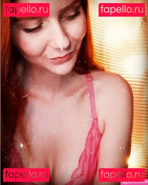 LittleBee Onlyfans Photo Gallery 