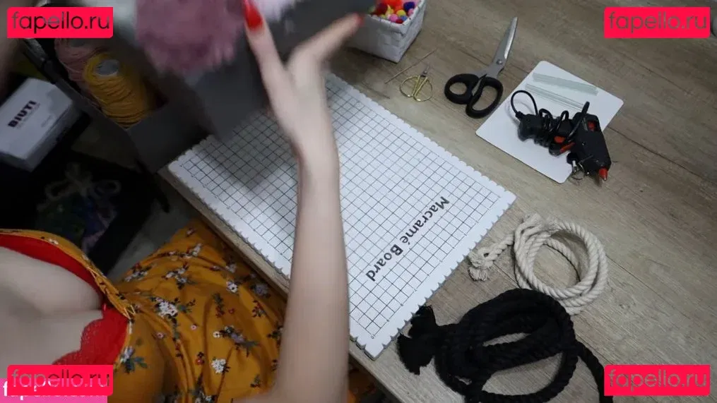 LittleBee Onlyfans Photo Gallery 