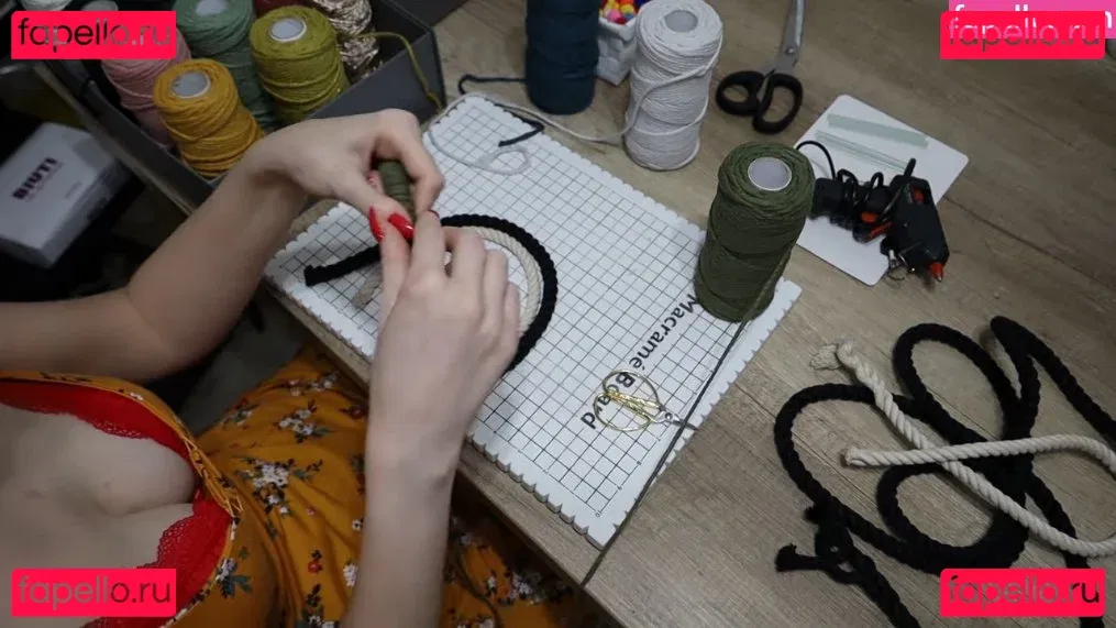 LittleBee Onlyfans Photo Gallery 