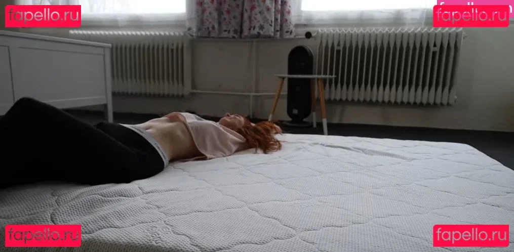 LittleBee Onlyfans Photo Gallery 