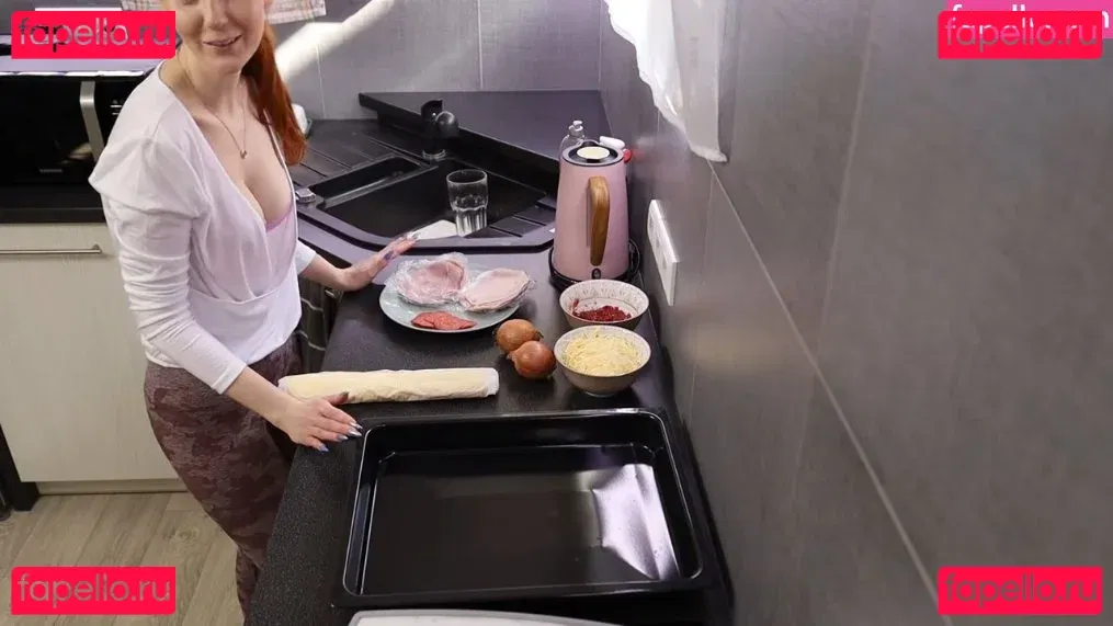 LittleBee Onlyfans Photo Gallery 