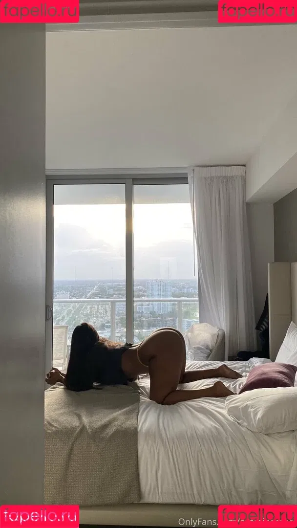 caamibernaal Onlyfans Photo Gallery 
