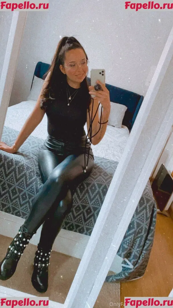 ariamr24fp Onlyfans Photo Gallery 