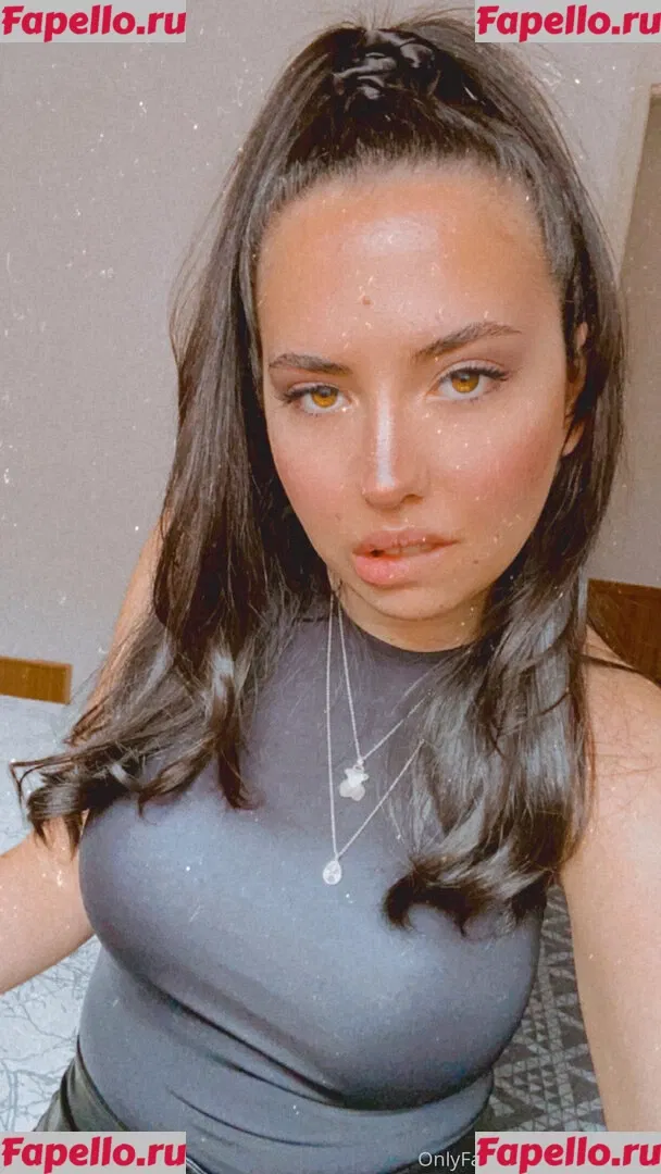 ariamr24fp Onlyfans Photo Gallery 