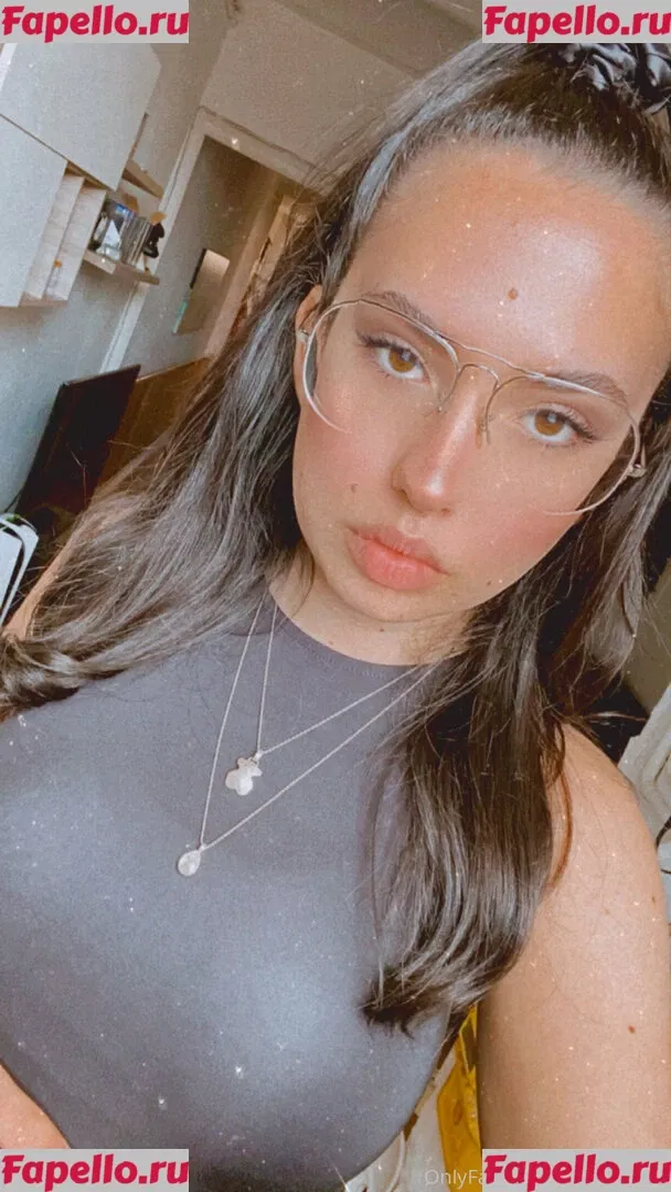 ariamr24fp Onlyfans Photo Gallery 