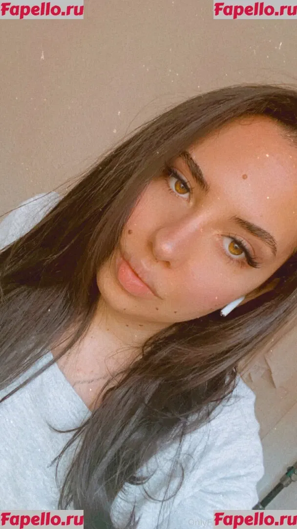 ariamr24fp Onlyfans Photo Gallery 