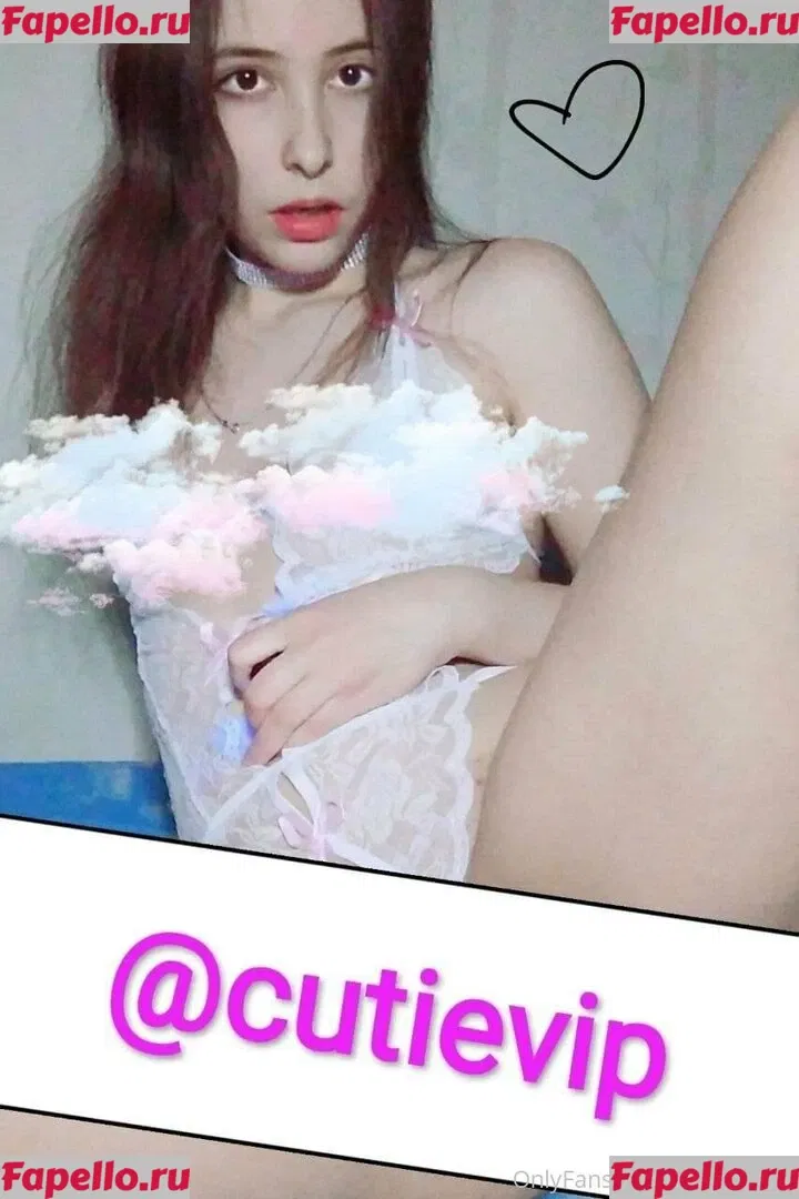 ariamr24fp Onlyfans Photo Gallery 