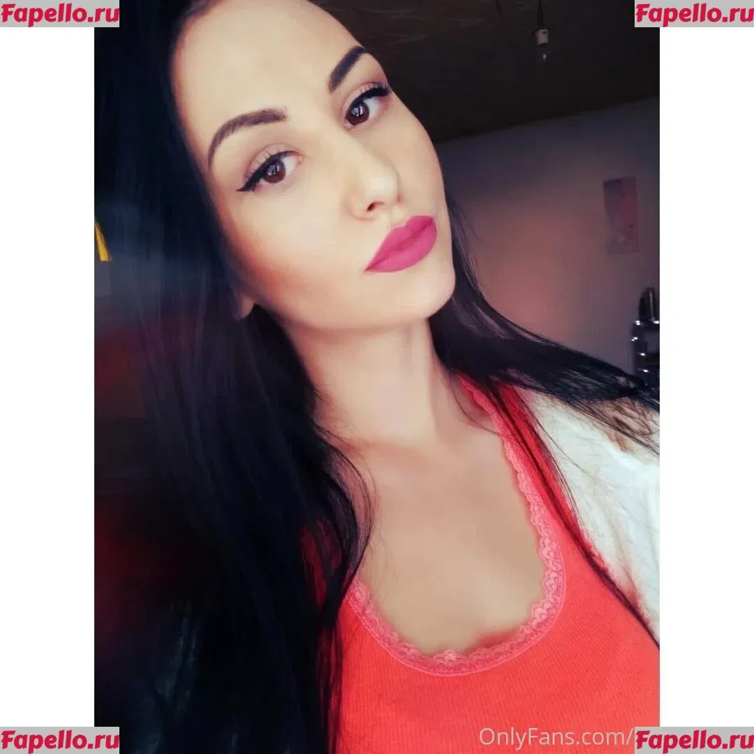 ariamr24fp Onlyfans Photo Gallery 
