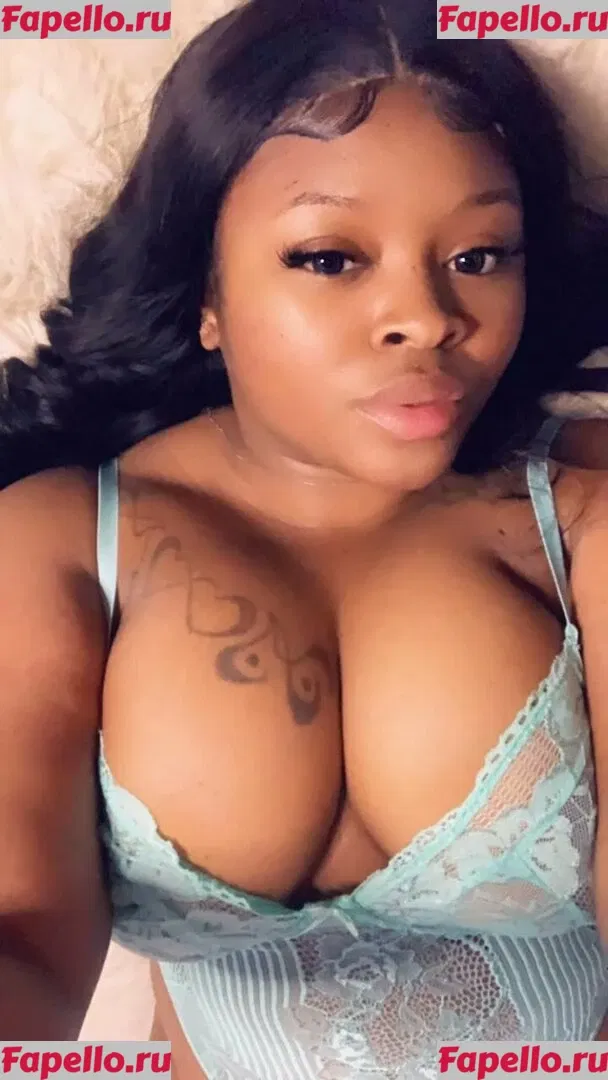 ariamr24fp Onlyfans Photo Gallery 