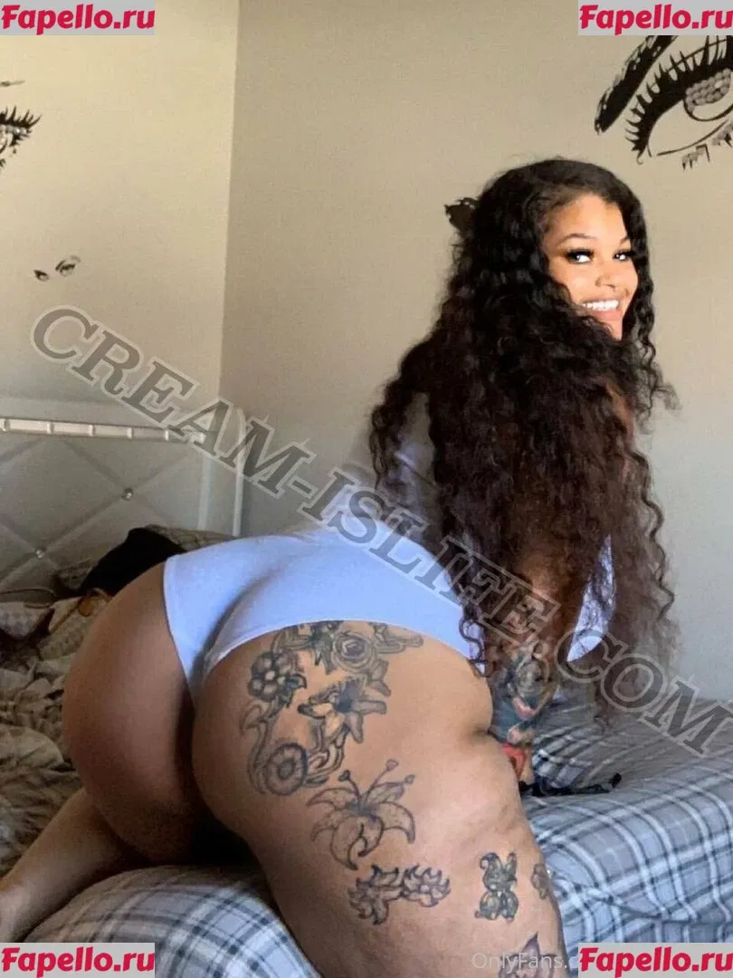 ariamr24fp Onlyfans Photo Gallery 