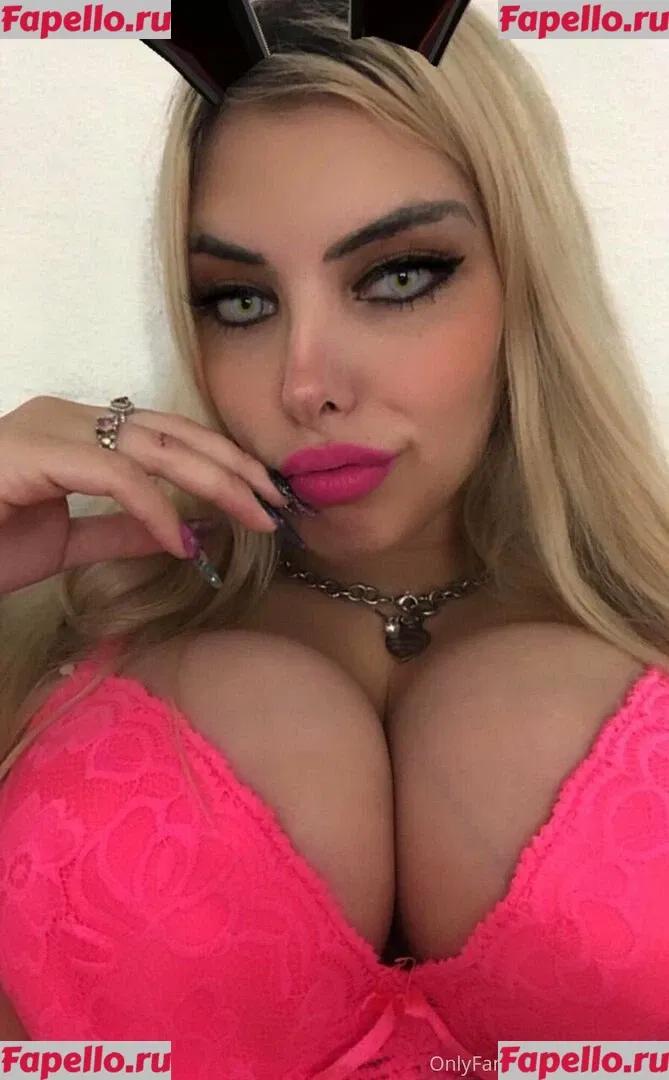 ariamr24fp Onlyfans Photo Gallery 