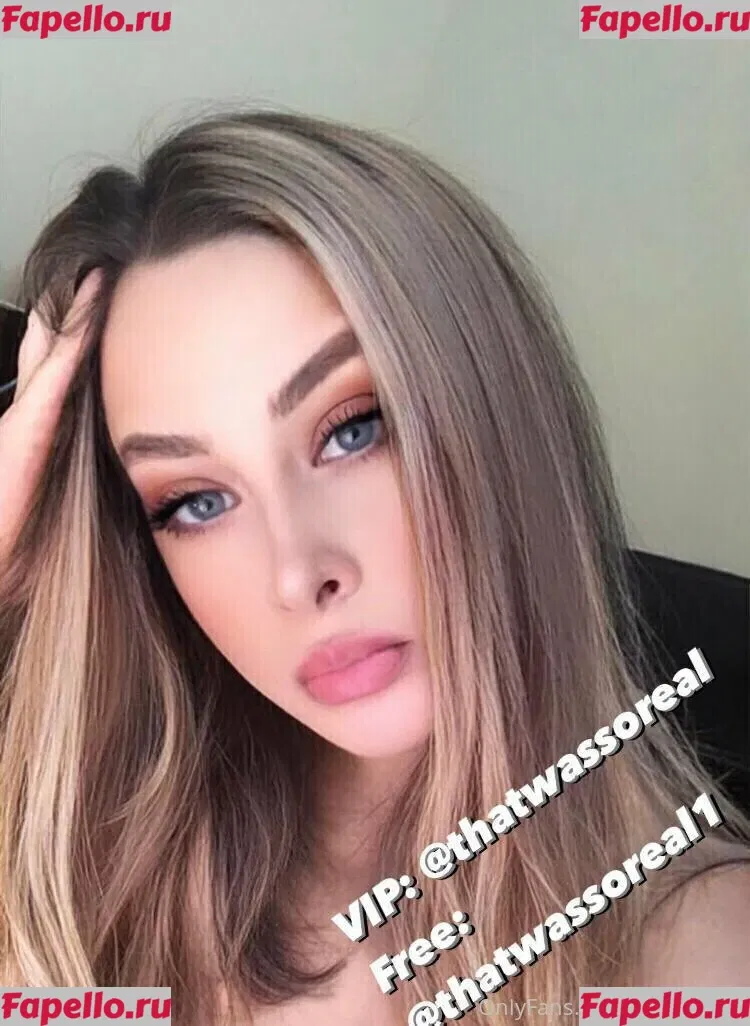 ariamr24fp Onlyfans Photo Gallery 