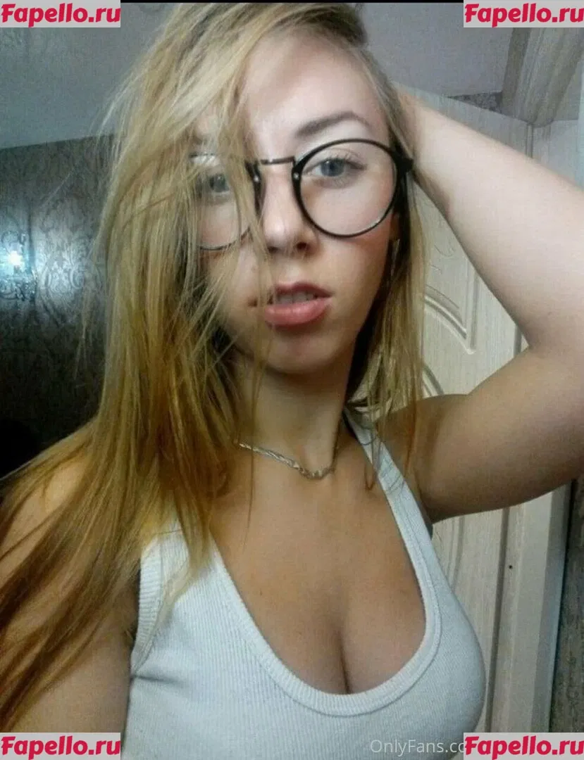 ariamr24fp Onlyfans Photo Gallery 