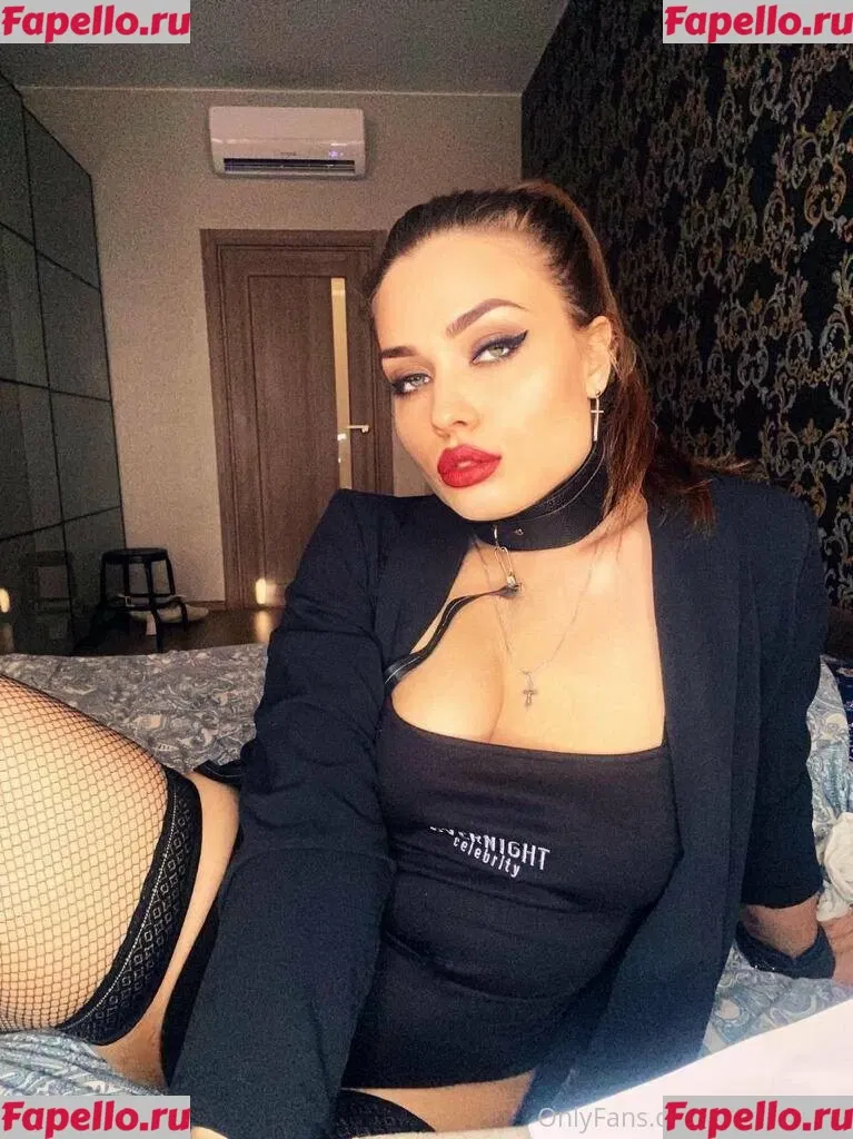 ariamr24fp Onlyfans Photo Gallery 