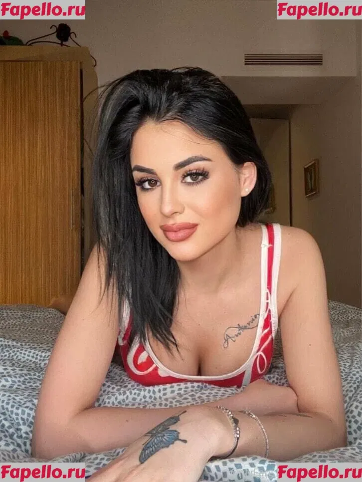 ariamr24fp Onlyfans Photo Gallery 