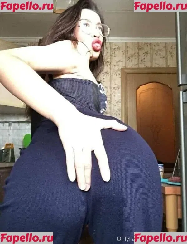 ariamr24fp Onlyfans Photo Gallery 