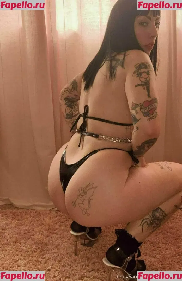 ariamr24fp Onlyfans Photo Gallery 