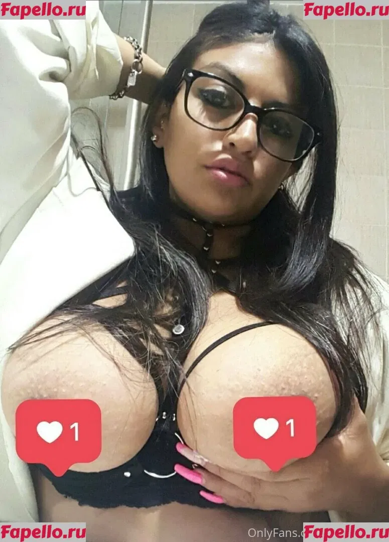 ariamr24fp Onlyfans Photo Gallery 
