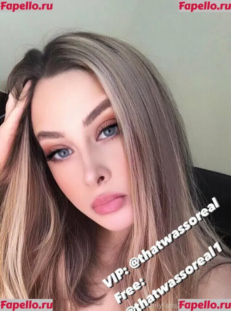 ariamr24fp Onlyfans Photo Gallery 