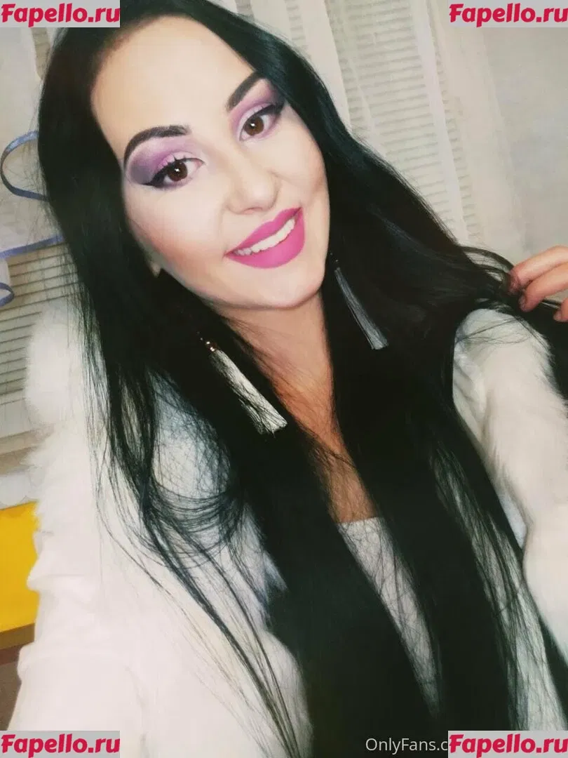 ariamr24fp Onlyfans Photo Gallery 