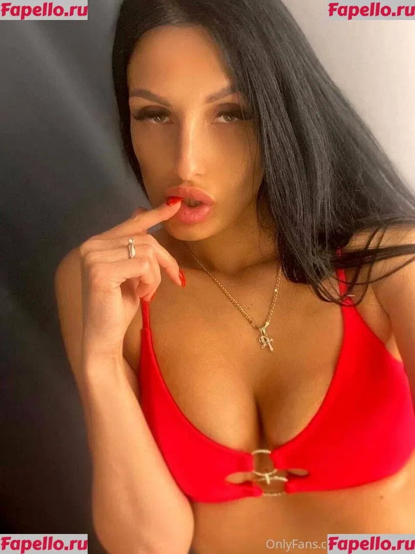 ariamr24fp Onlyfans Photo Gallery 