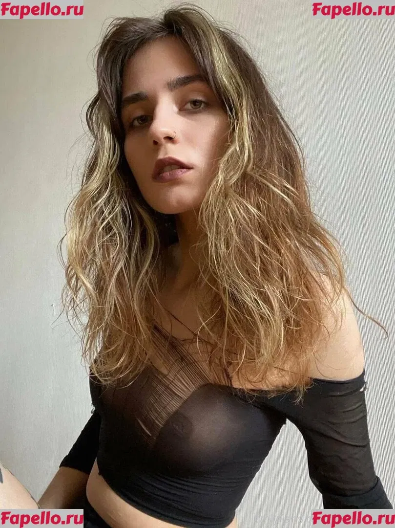ariamr24fp Onlyfans Photo Gallery 