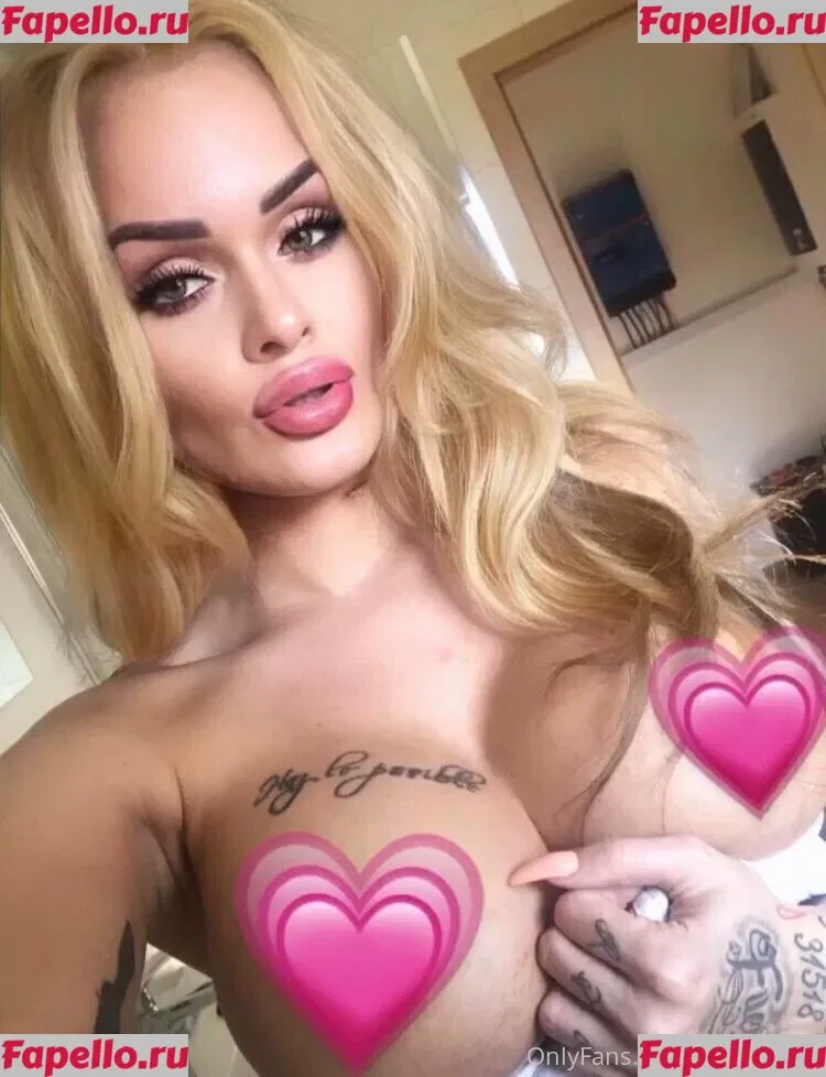 ariamr24fp Onlyfans Photo Gallery 