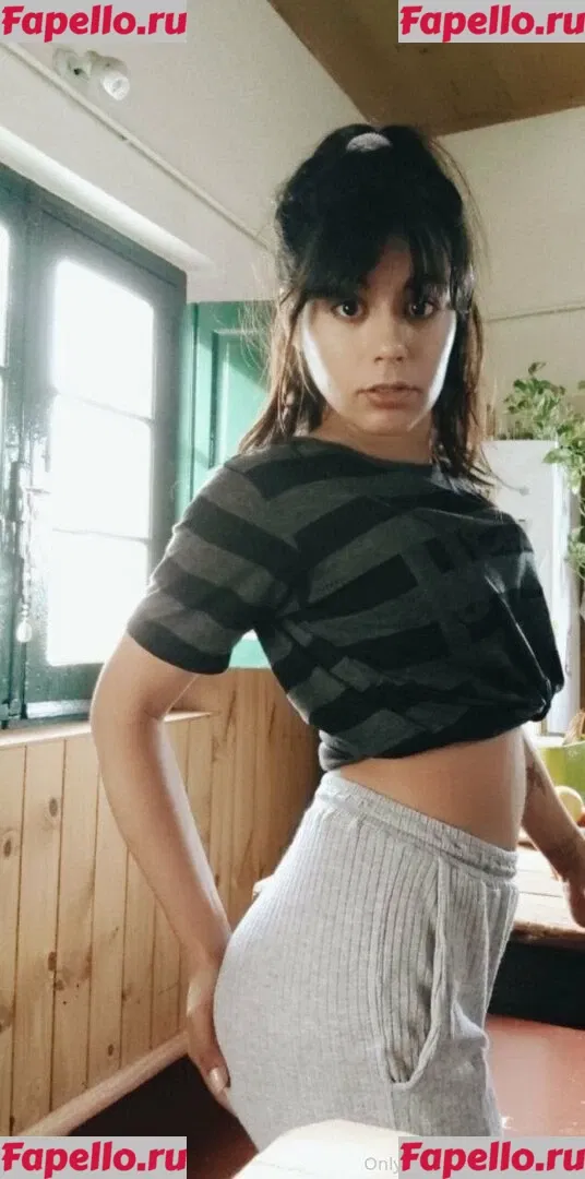 ariamr24fp Onlyfans Photo Gallery 