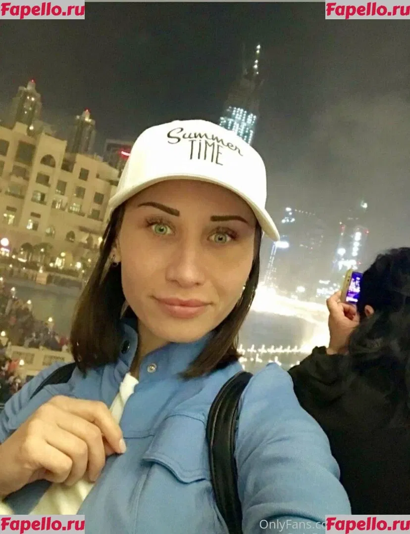 ariamr24fp Onlyfans Photo Gallery 