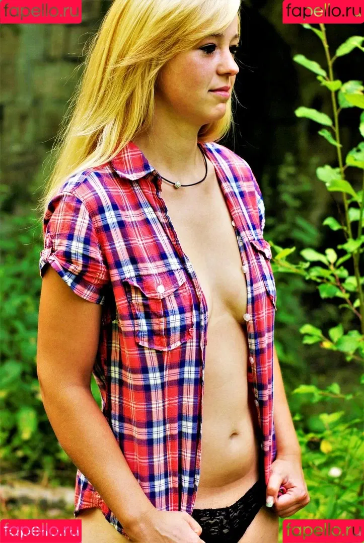 Tina Löffler Onlyfans Photo Gallery 