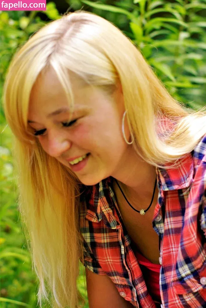 Tina Löffler Onlyfans Photo Gallery 