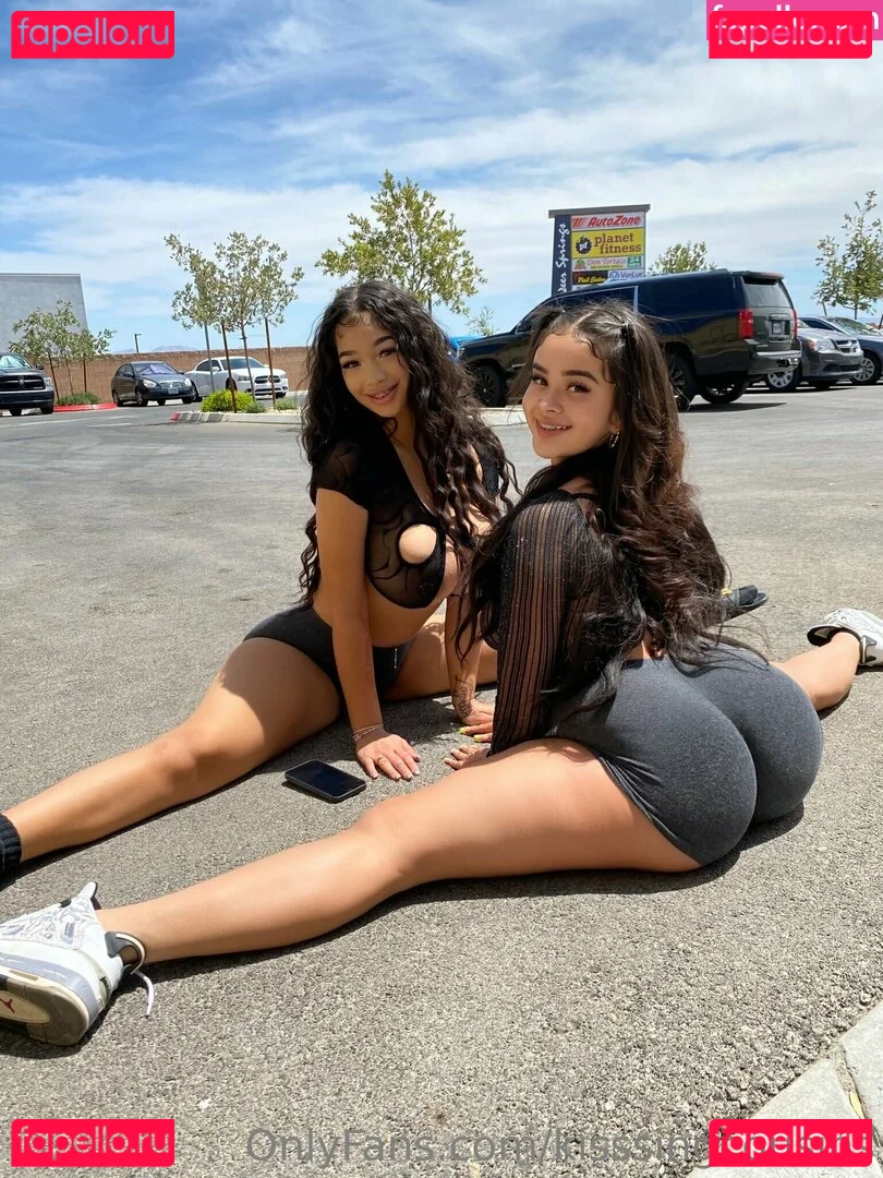 kisssingcousins Onlyfans Photo Gallery 